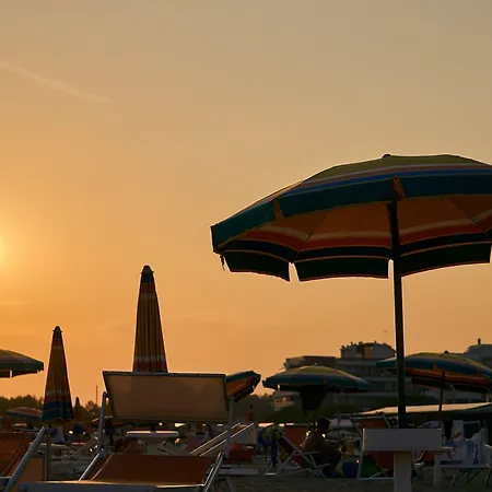 Apartment Escape - Flat With Balcony *