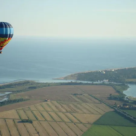 Apartment Escape - Flat With Balcony *