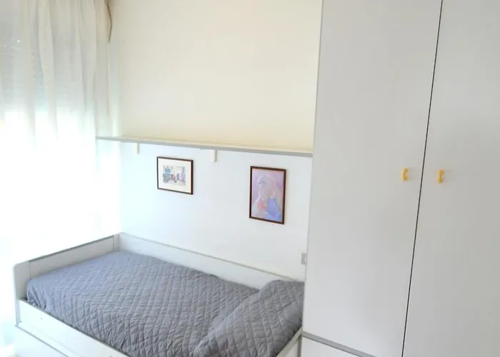 Escape - Flat With Balcony