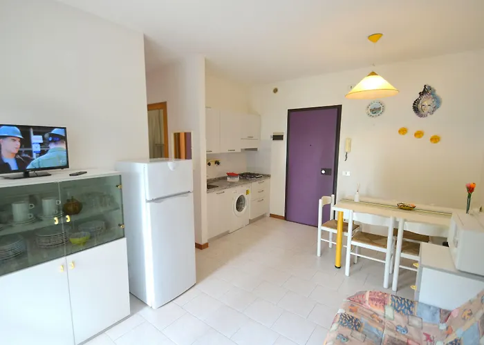 Escape - Flat With Balcony